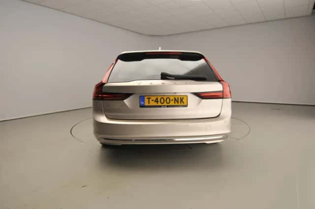 Volvo V90 (2023) thumbnail 3