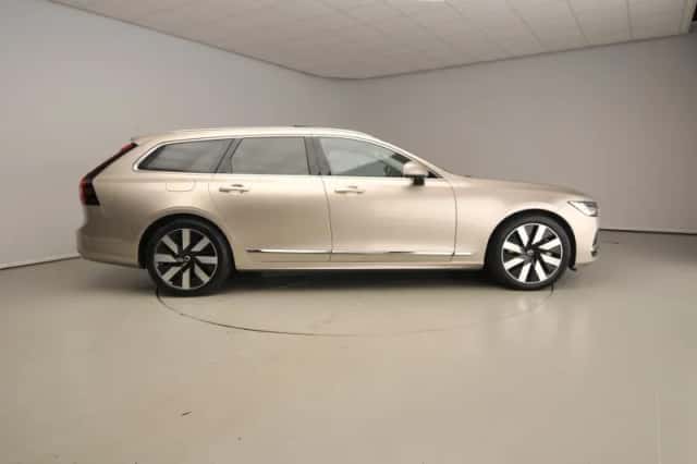Volvo V90 (2023) thumbnail 4