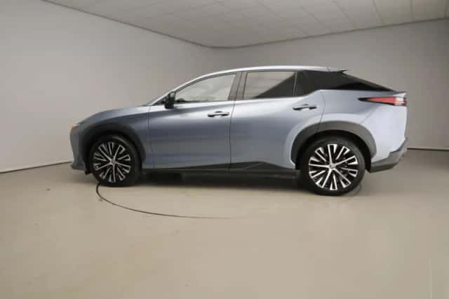 Lexus RZ (2023) thumbnail 5