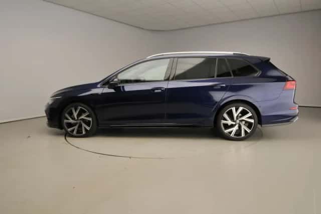 Volkswagen Golf (2022) thumbnail 3