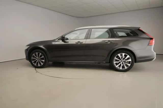 Volvo V90 (2021) thumbnail 3