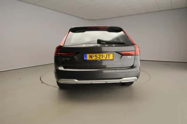 Volvo V90 (2021) thumbnail 5