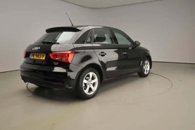 Audi A1 (2017) thumbnail 2