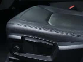 Land Rover Defender (2022) thumbnail 14