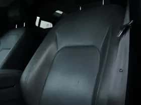 Land Rover Defender (2022) thumbnail 15