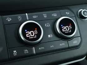 Land Rover Defender (2022) thumbnail 28