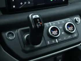 Land Rover Defender (2022) thumbnail 29