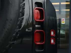 Land Rover Defender (2022) thumbnail 37