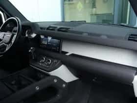 Land Rover Defender (2022) thumbnail 39