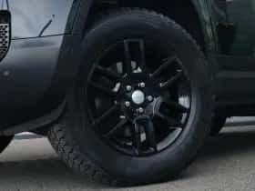 Land Rover Defender (2022) thumbnail 5