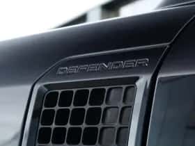 Land Rover Defender (2022) thumbnail 9