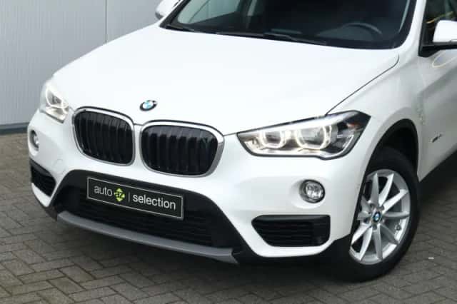 BMW X1 (2017) thumbnail 3