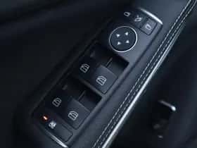 Mercedes-Benz GLA (2018) thumbnail 36