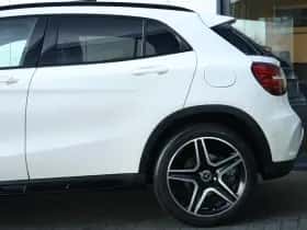 Mercedes-Benz GLA (2018) thumbnail 5