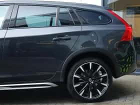 Volvo V60 (2018) thumbnail 5
