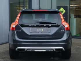 Volvo V60 (2018) thumbnail 9