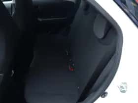 Toyota Aygo (2017) thumbnail 13