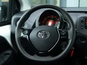 Toyota Aygo (2017) thumbnail 15