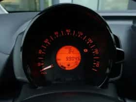 Toyota Aygo (2017) thumbnail 16