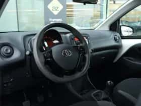 Toyota Aygo (2017) thumbnail 24