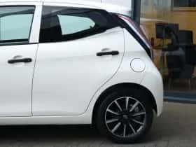 Toyota Aygo (2017) thumbnail 5