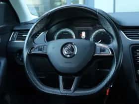 Škoda Octavia (2019) thumbnail 14