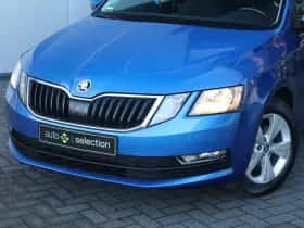 Škoda Octavia (2019) thumbnail 3