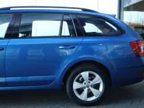 Škoda Octavia (2019) thumbnail 5