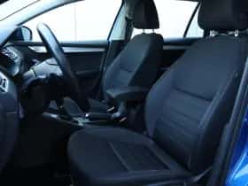 Škoda Octavia (2019) thumbnail 10
