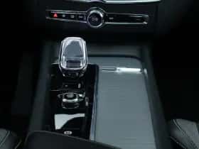Volvo XC60 (2024) thumbnail 35