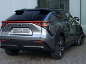 Toyota bZ4X (2023) thumbnail 2