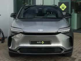 Toyota bZ4X (2023) thumbnail 9