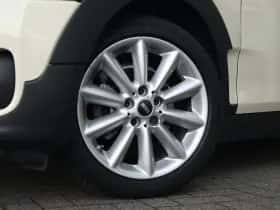 MINI Clubman (2022) thumbnail 4