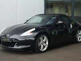 Nissan 370Z (2011) thumbnail 8