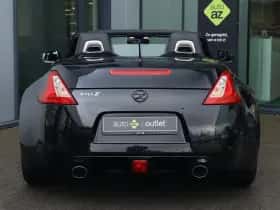 Nissan 370Z (2011) thumbnail 10