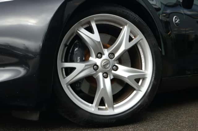 Nissan 370Z (2011) thumbnail 4
