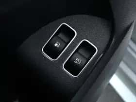 Mercedes-Benz GLE (2021) thumbnail 41