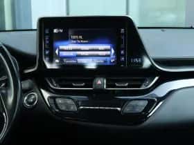 Toyota C-HR (2017) thumbnail 14