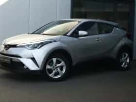 Toyota C-HR (2017) thumbnail 3