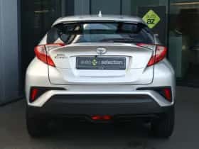 Toyota C-HR (2017) thumbnail 7