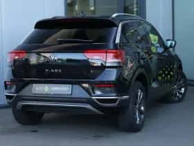 Volkswagen T-Roc (2021) thumbnail 2