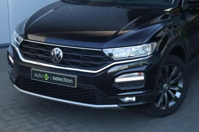 Volkswagen T-Roc (2021) thumbnail 3