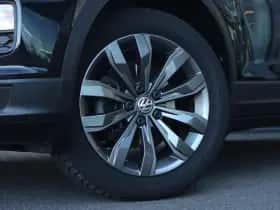Volkswagen T-Roc (2021) thumbnail 4