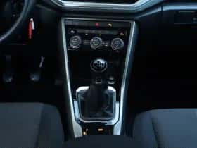 Volkswagen T-Roc (2021) thumbnail 32