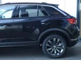 Volkswagen T-Roc (2021) thumbnail 5