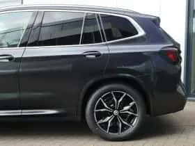 BMW X3 (2022) thumbnail 5