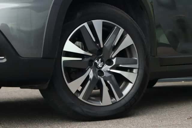 Peugeot 2008 (2019) thumbnail 4