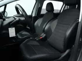 Peugeot 2008 (2019) thumbnail 10