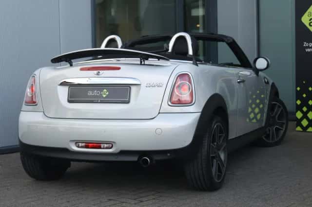 MINI Roadster (2012) thumbnail 2