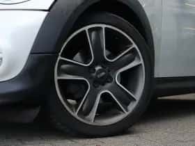 MINI Roadster (2012) thumbnail 4